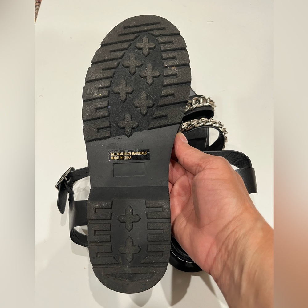 Dolce Vita Black Chained Lug Sole Mintra Sandals Sz. 9 - Picture 6 of 6